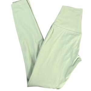 Lululemon Align High-Rise Pant 28"
Creamy Mint size 4